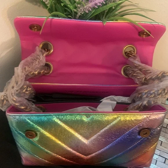 Kensington Quilted Leather Convertible Shoulder Bag
KURT GEIGER LONDON - Picture 10 of 17